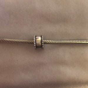 Pandora Ribbed Claps